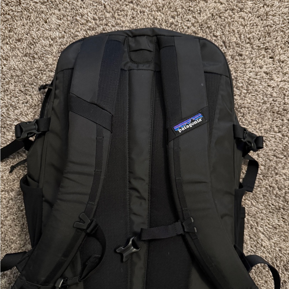 Patagonia Black Men's Backpack with AWS Embroidered Logo - Picture 4 of 4